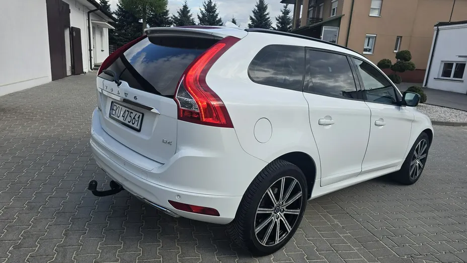 VOLVO XC60 -