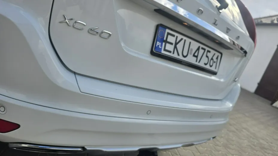 VOLVO XC60 -
