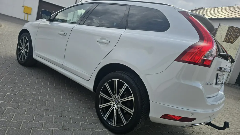 VOLVO XC60 -