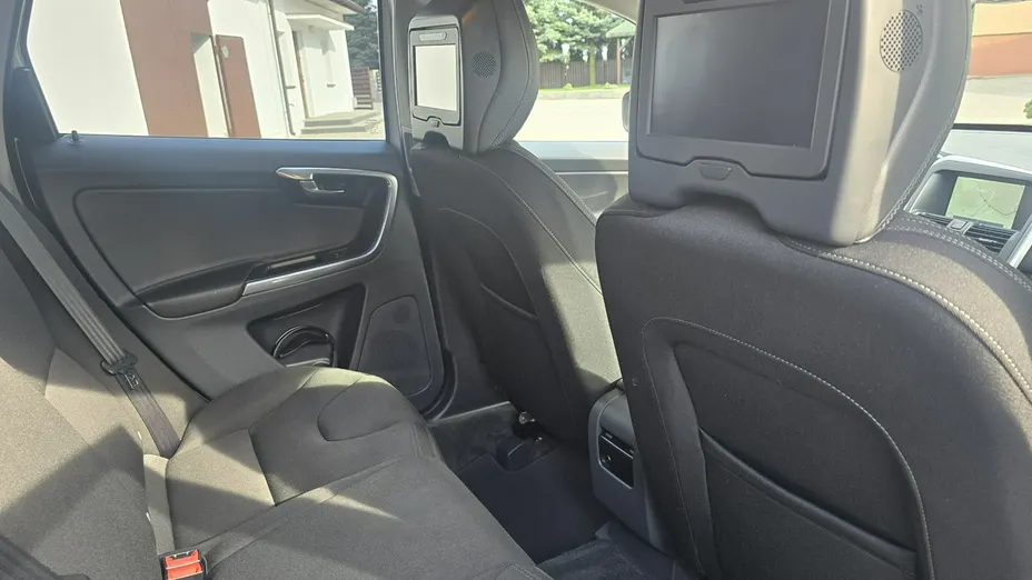 VOLVO XC60 -
