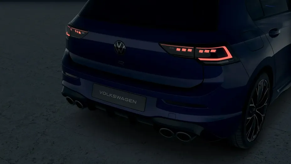 VOLKSWAGEN Golf -