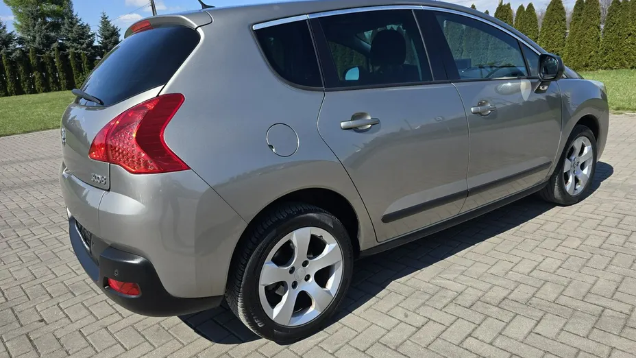 PEUGEOT 3008 -
