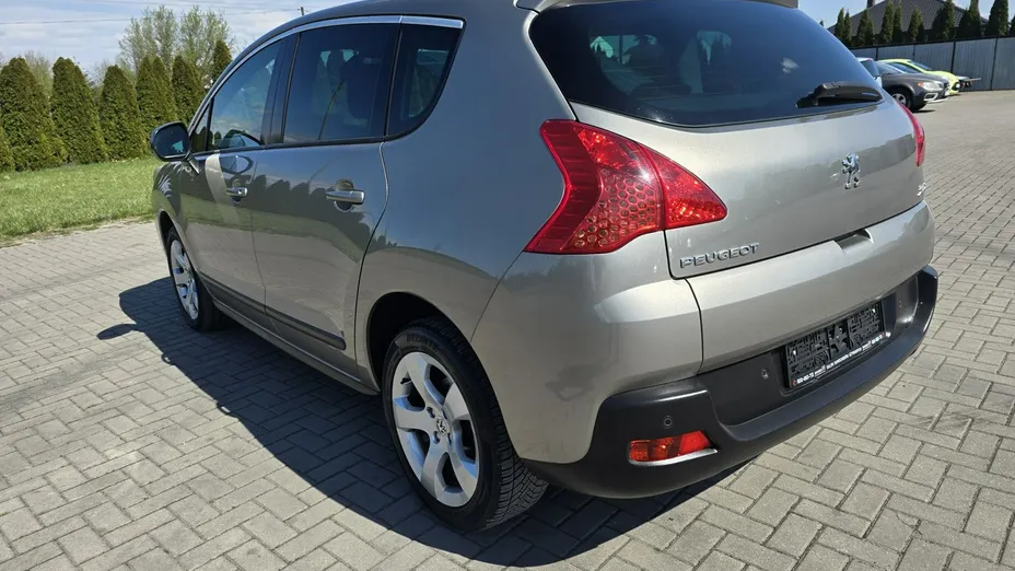 PEUGEOT 3008 -