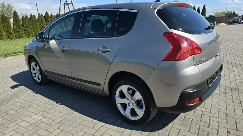 PEUGEOT 3008 -