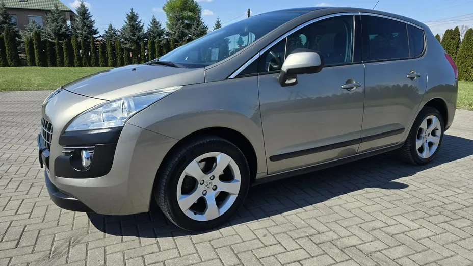 PEUGEOT 3008 -