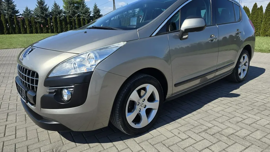 PEUGEOT 3008 -
