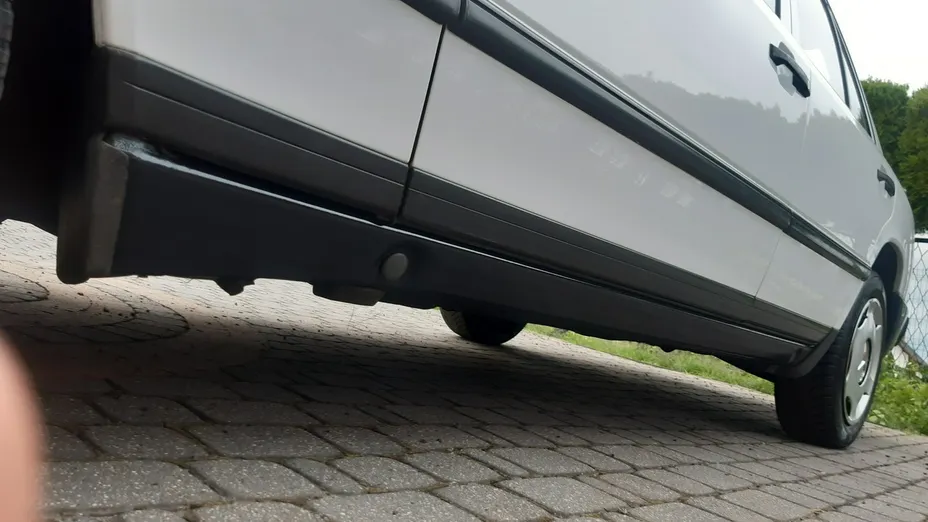 MERCEDES-BENZ 124 -
