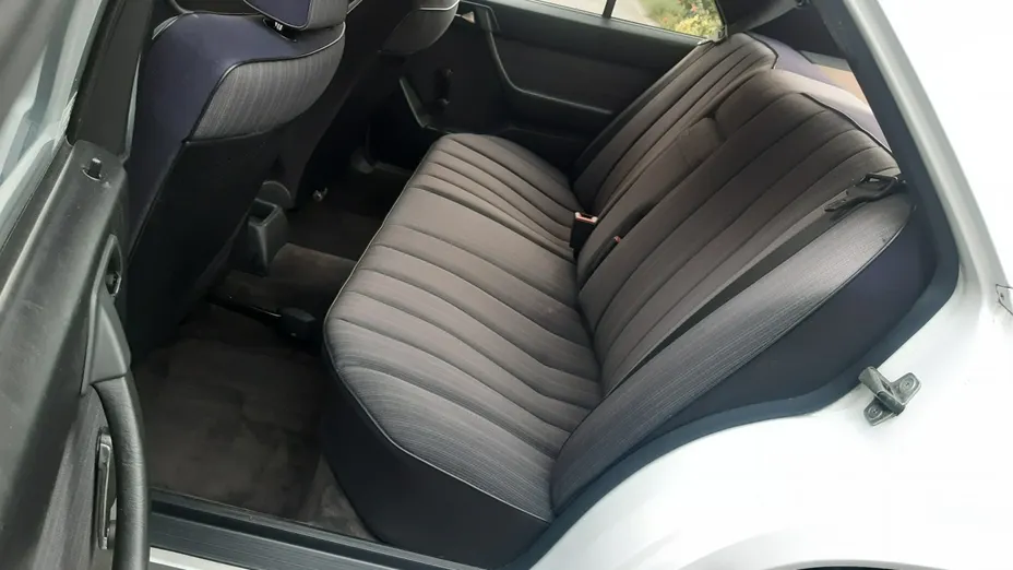 MERCEDES-BENZ 124 -