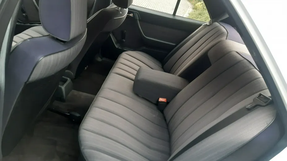 MERCEDES-BENZ 124 -