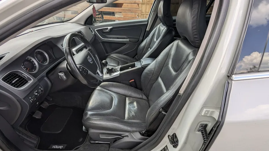 VOLVO S60 -