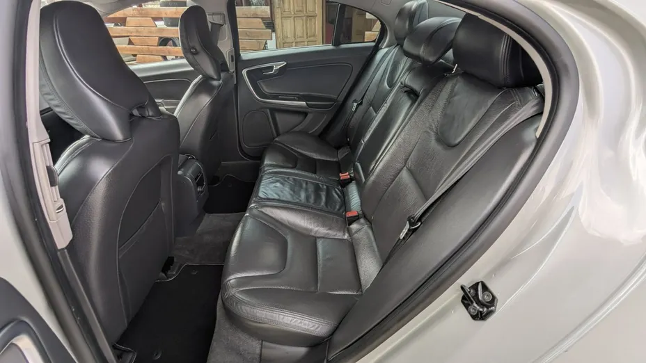 VOLVO S60 -