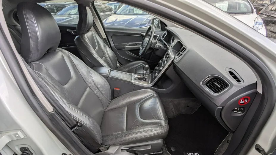 VOLVO S60 -