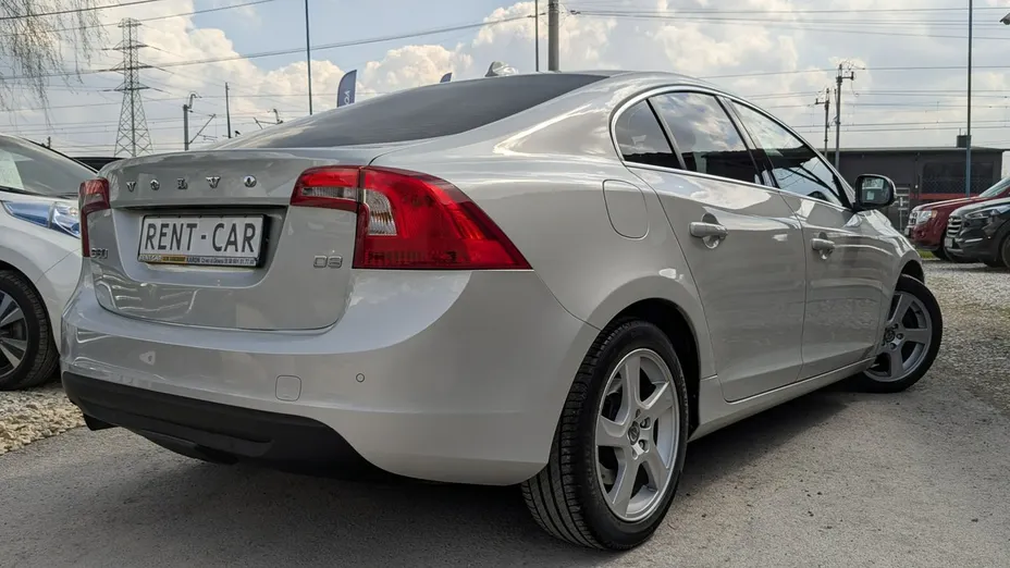 VOLVO S60 -