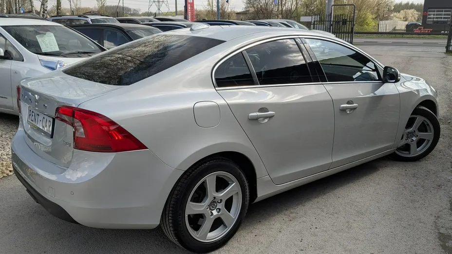 VOLVO S60 -