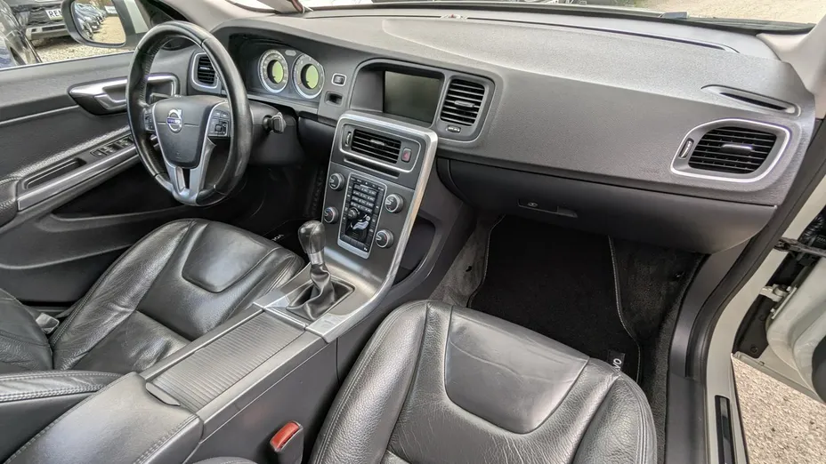 VOLVO S60 -