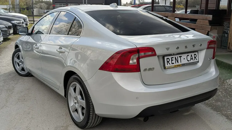 VOLVO S60 -