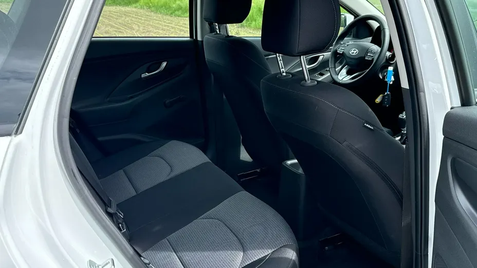 HYUNDAI i30 -