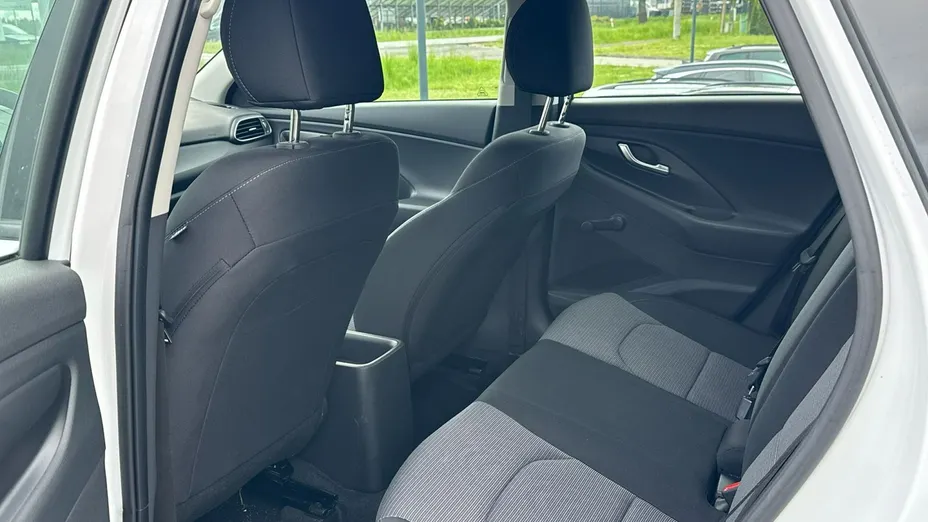 HYUNDAI i30 -
