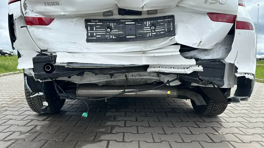 HYUNDAI i30 -