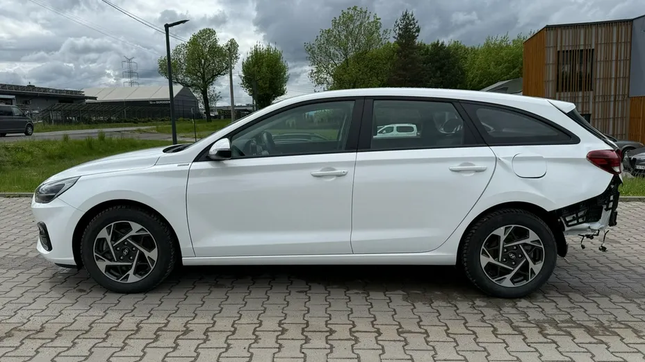 HYUNDAI i30 -