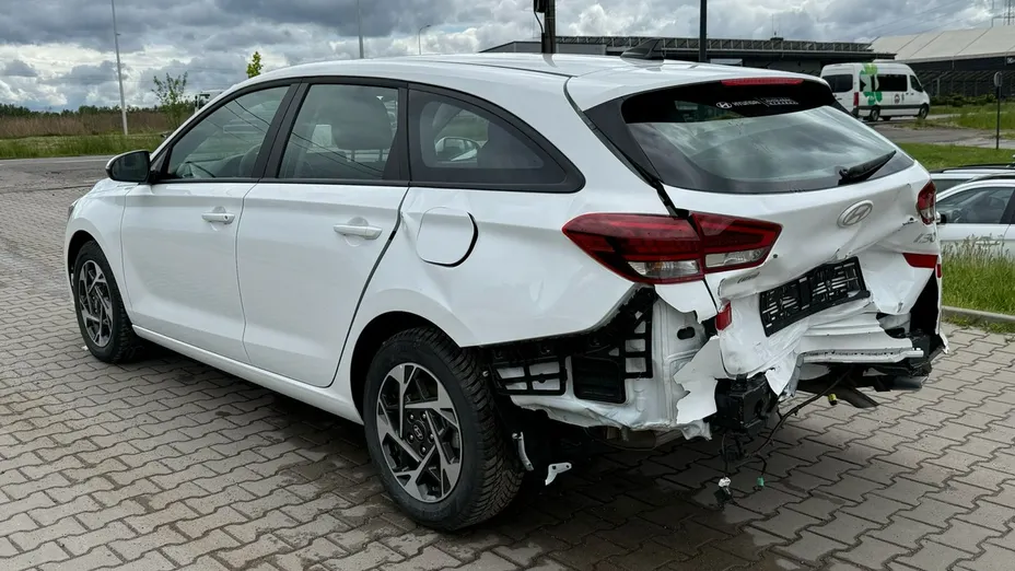 HYUNDAI i30 -