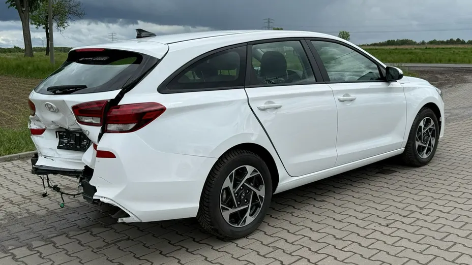 HYUNDAI i30 -