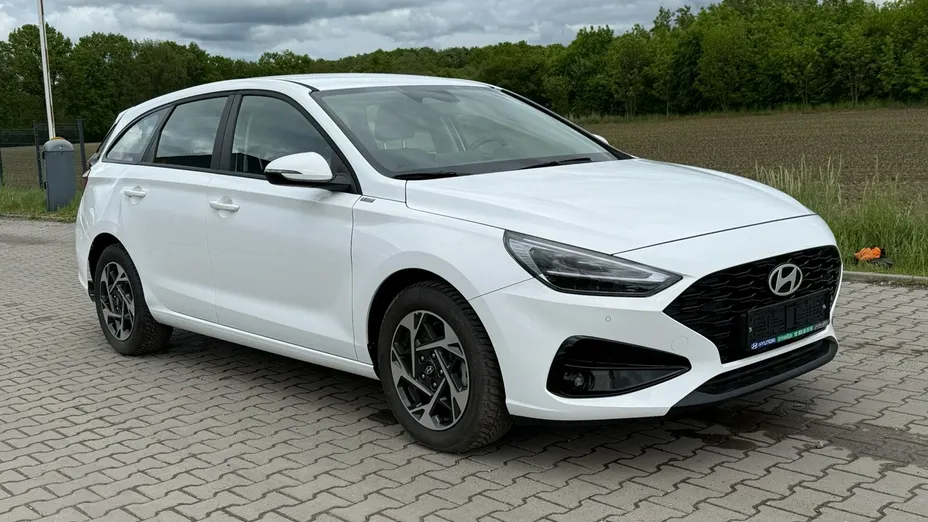 HYUNDAI i30 -
