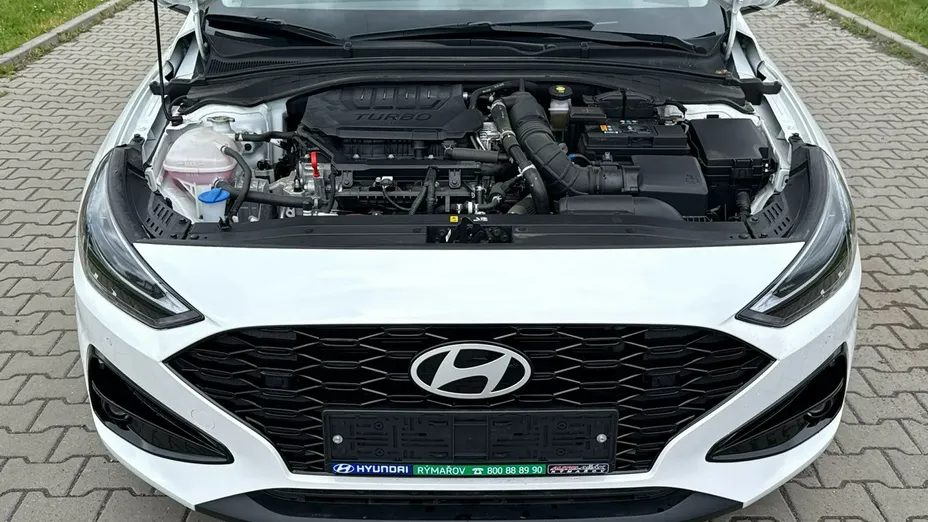 HYUNDAI i30 -