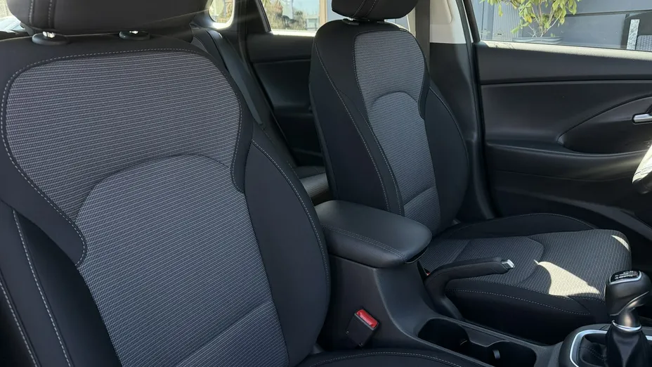 HYUNDAI i30 -