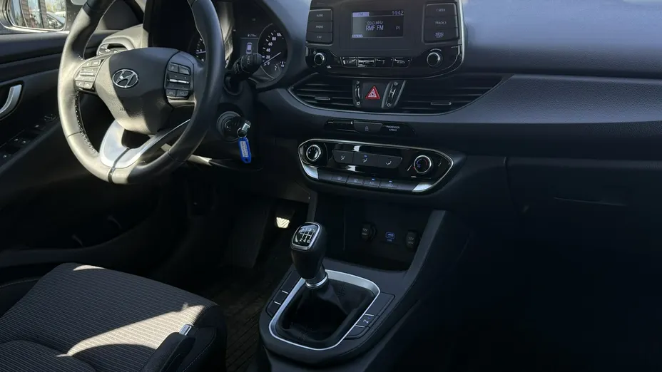 HYUNDAI i30 -