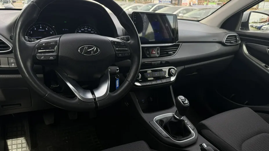 HYUNDAI i30 -