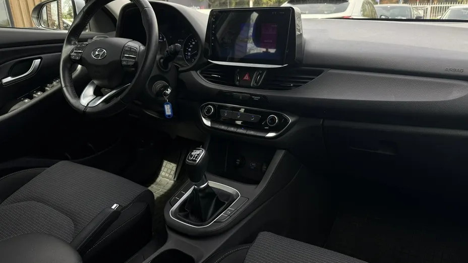 HYUNDAI i30 -