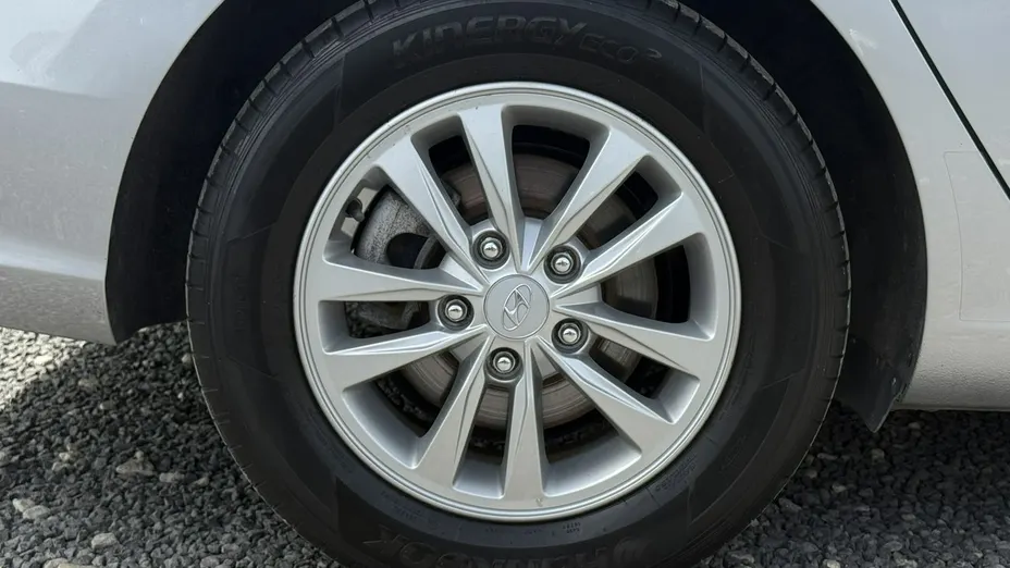 HYUNDAI i30 -