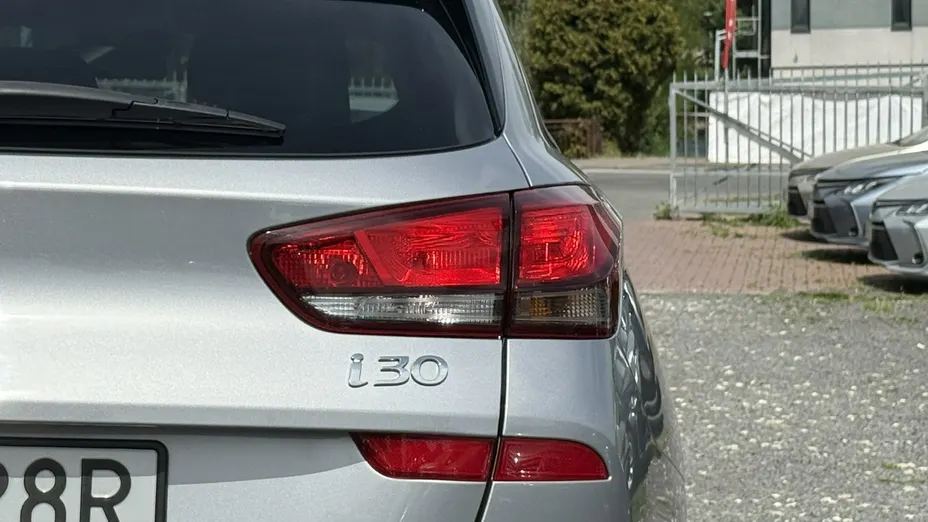 HYUNDAI i30 -