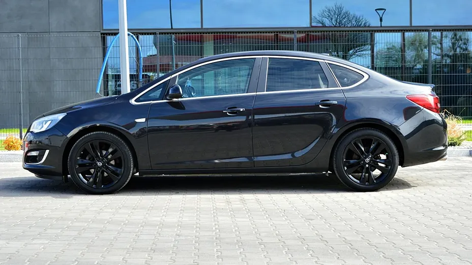 OPEL Astra -