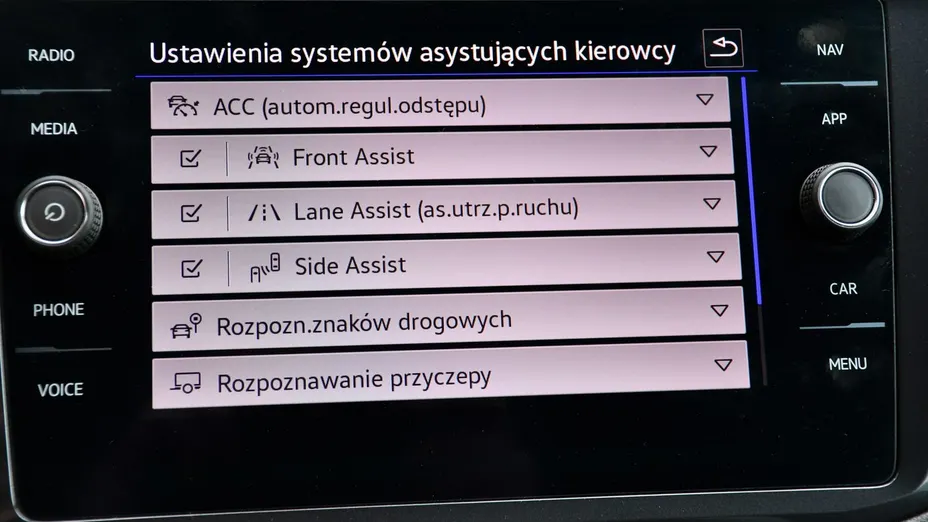 VOLKSWAGEN Tiguan -