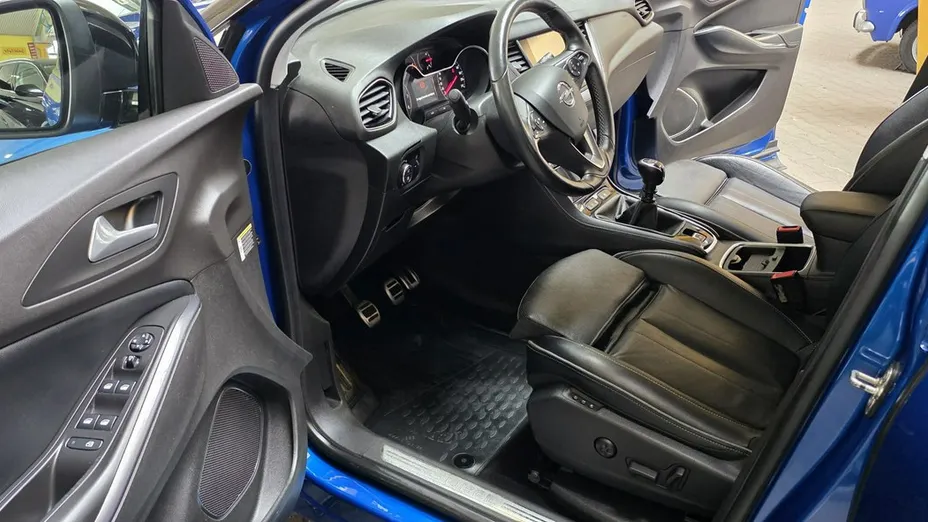 OPEL Grandland X -