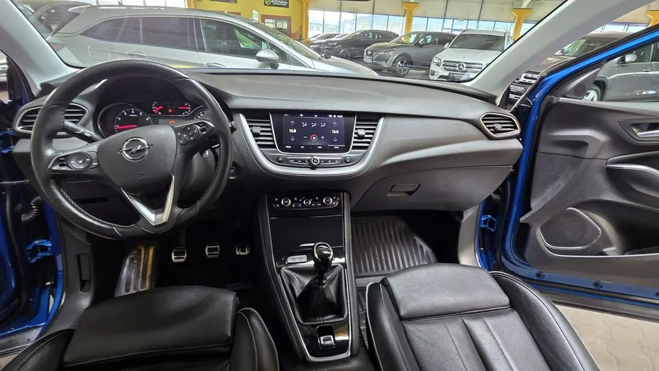 OPEL Grandland X -
