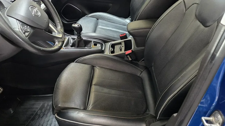OPEL Grandland X -