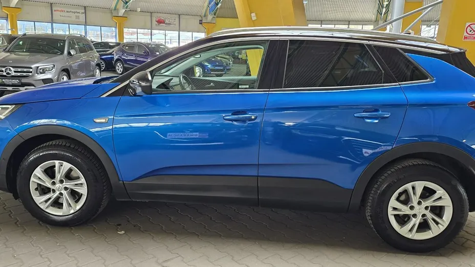 OPEL Grandland X -