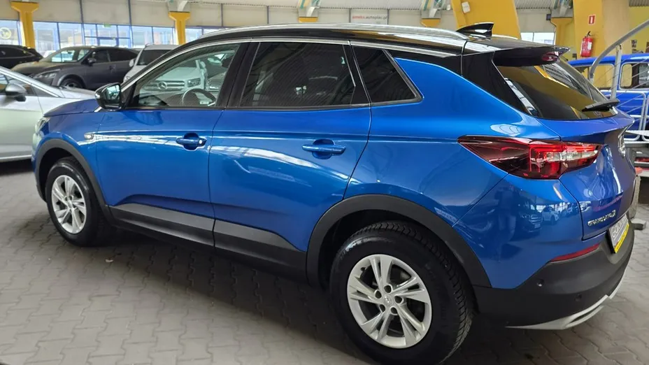 OPEL Grandland X -