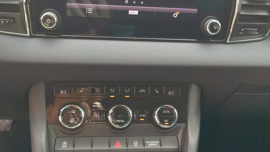 SKODA Karoq -