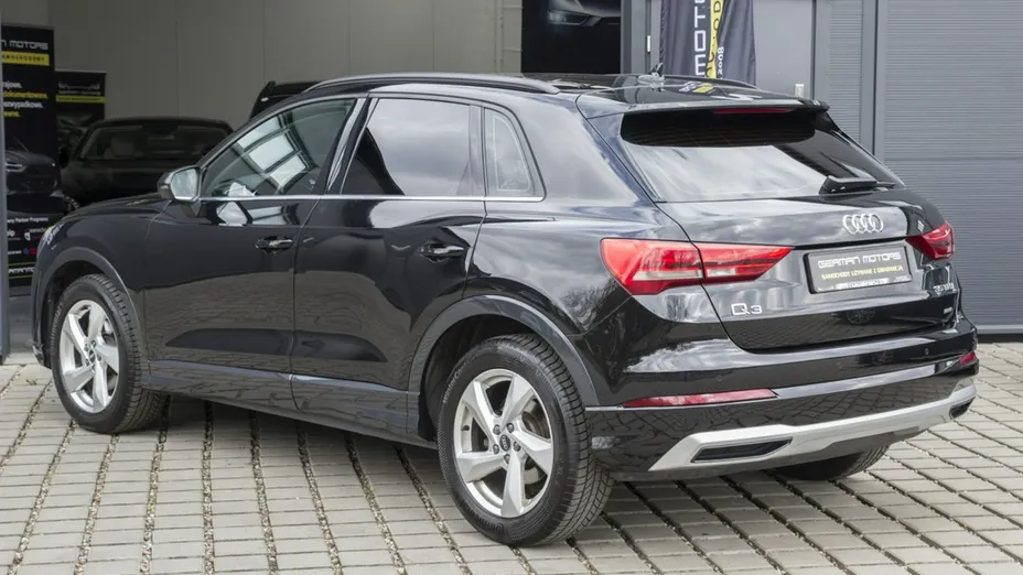 AUDI Q3 -