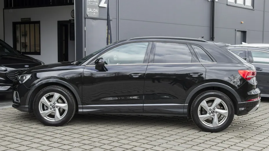 AUDI Q3 -