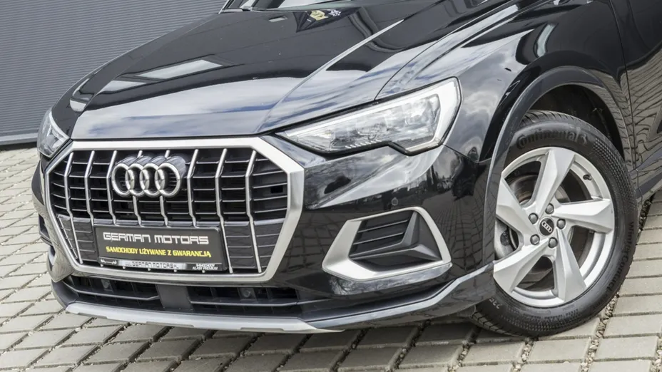 AUDI Q3 -