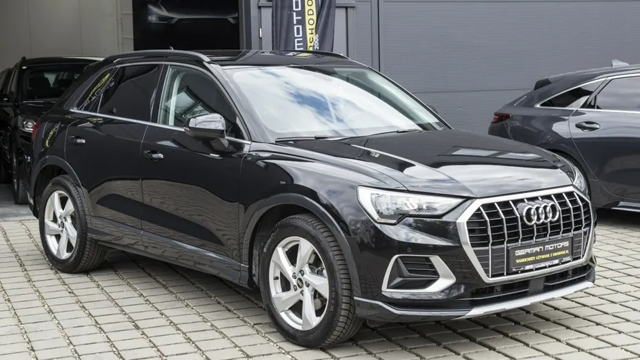 AUDI Q3 -