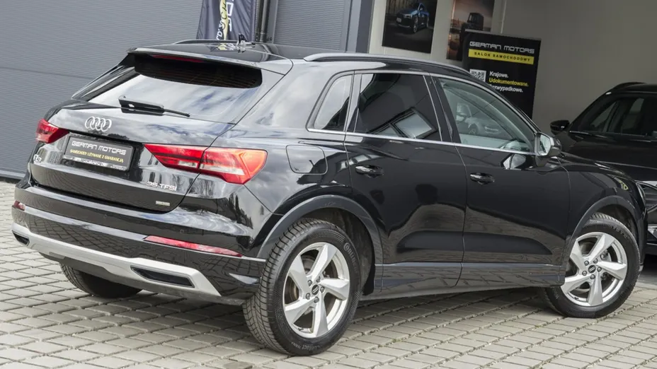 AUDI Q3 -