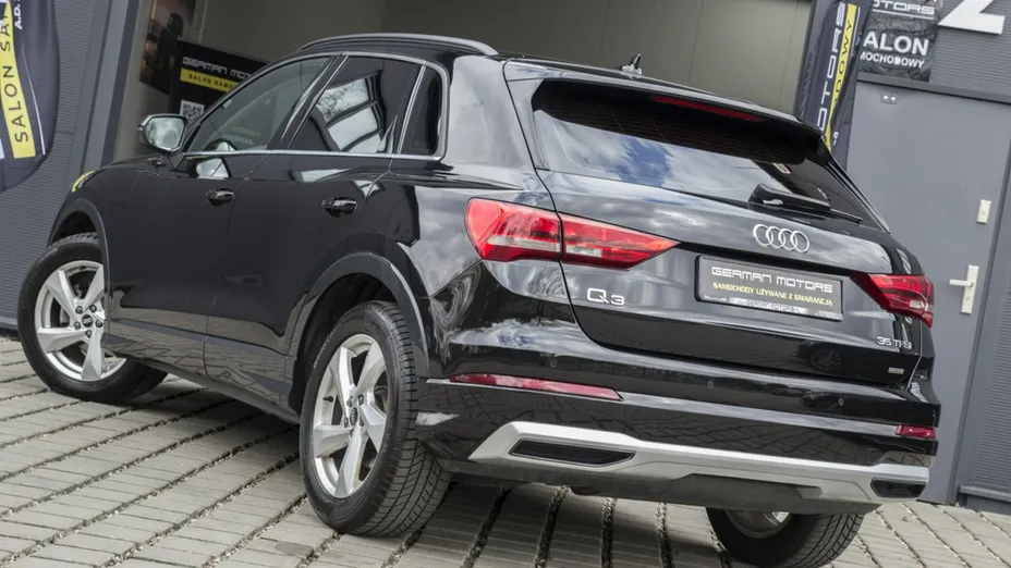 AUDI Q3 -