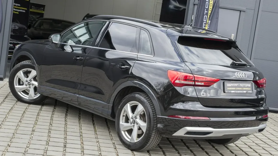 AUDI Q3 -