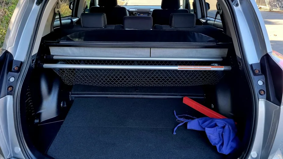 TOYOTA RAV4 -